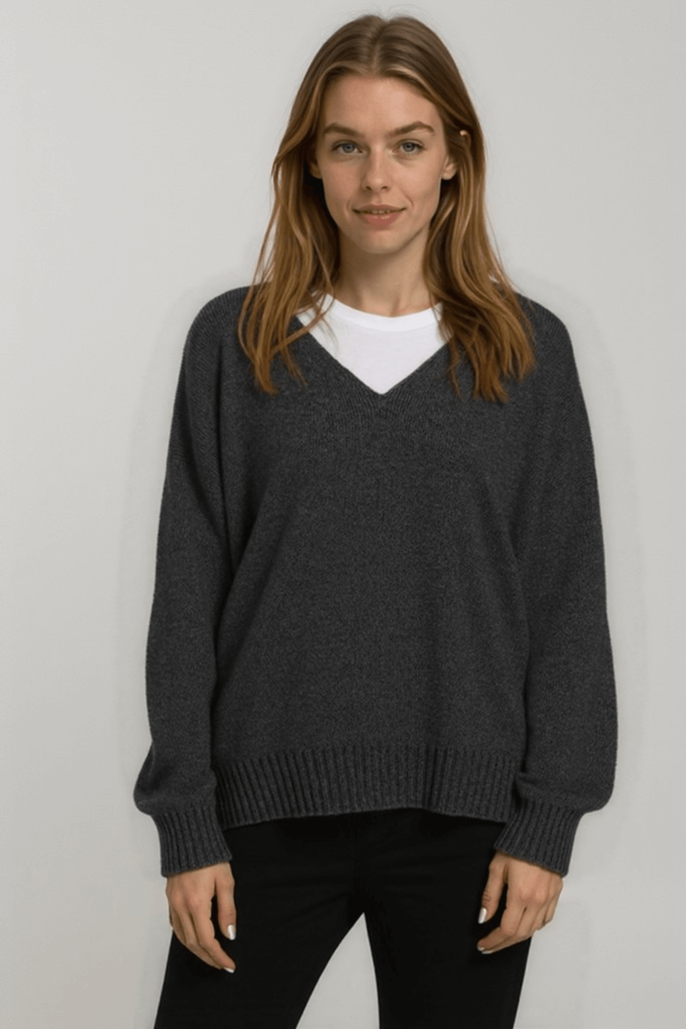 Cavern V Neck Jumper - Charcoal - Reca