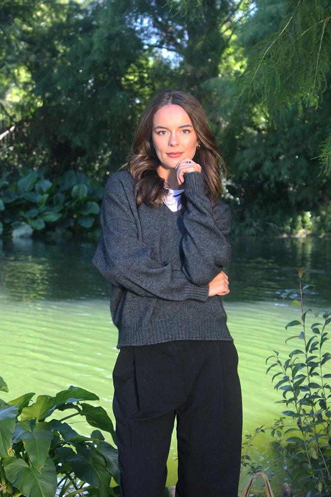 Cavern V Neck Jumper - Charcoal - Reca