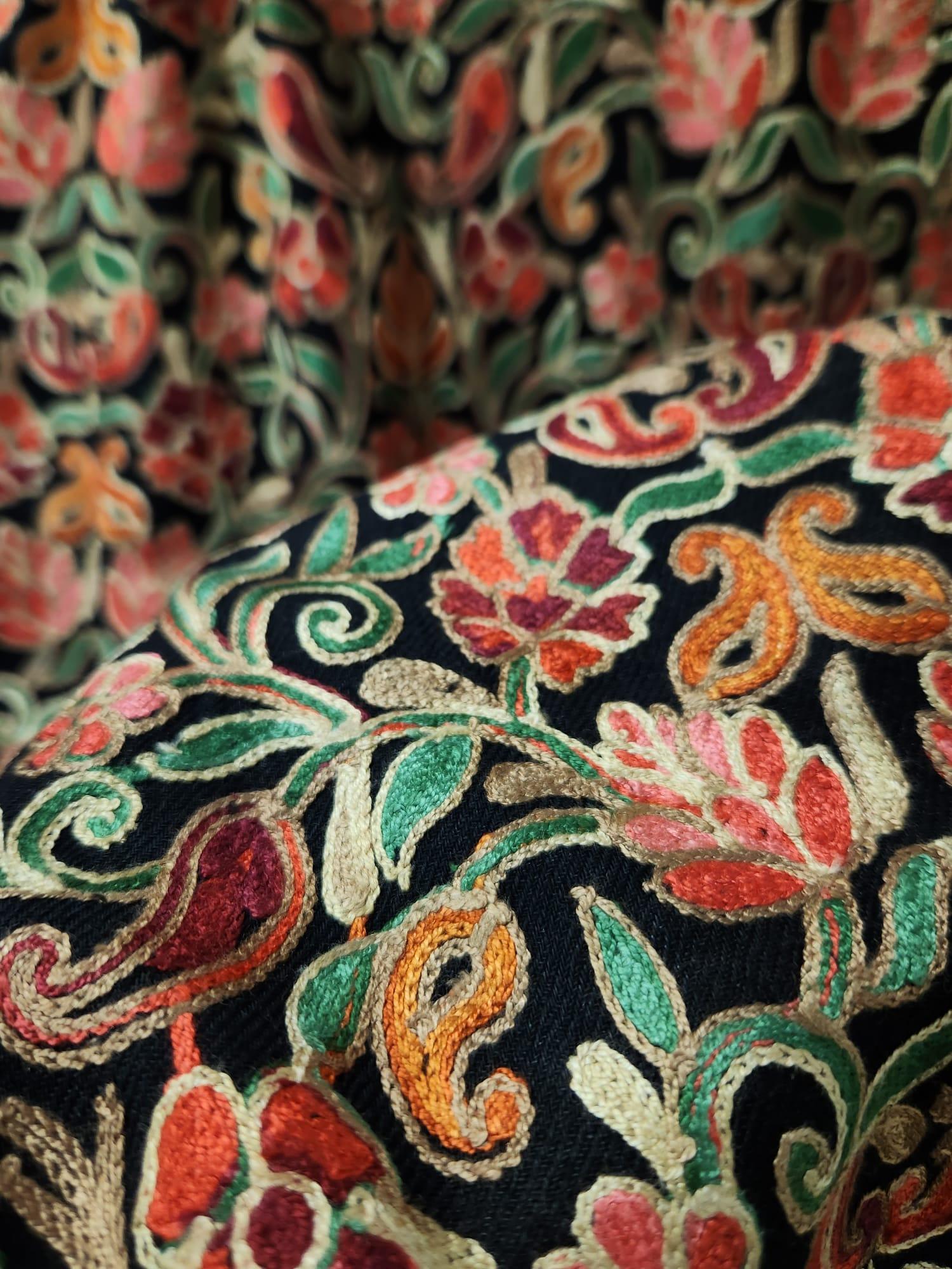 Embroidered Wool Shawl - Reca