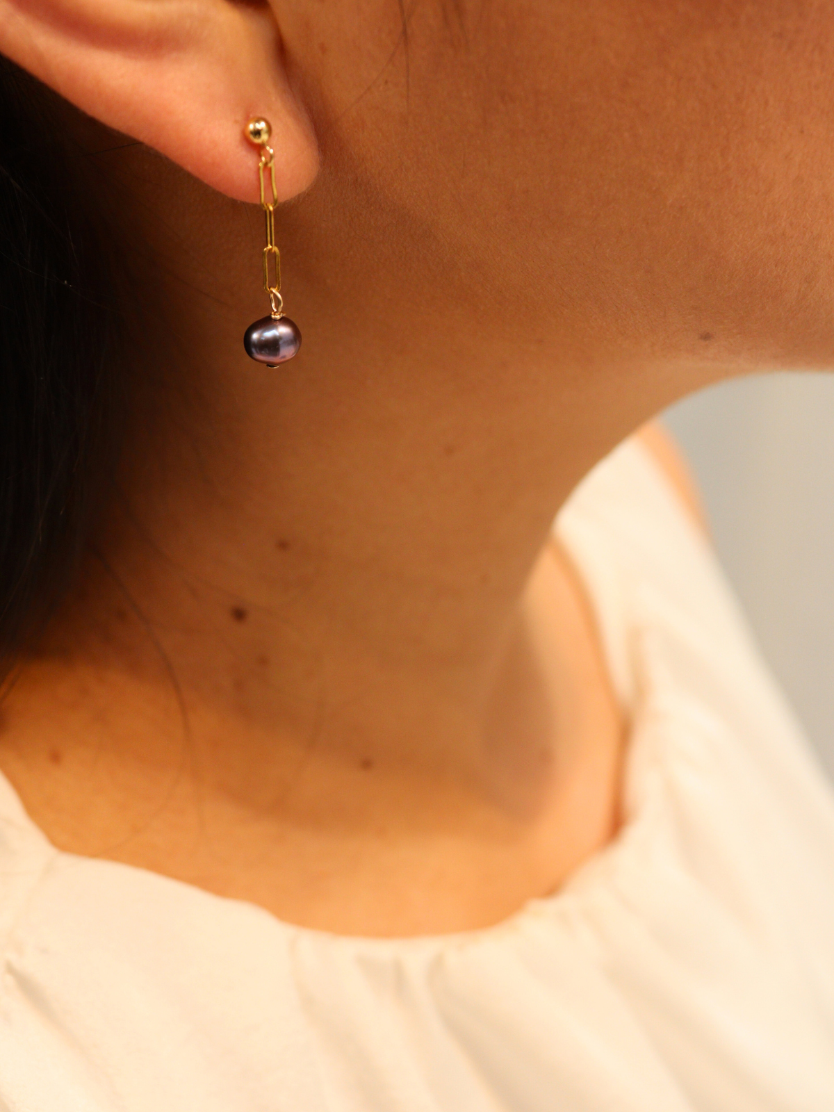 Midnight Pearl Earrings