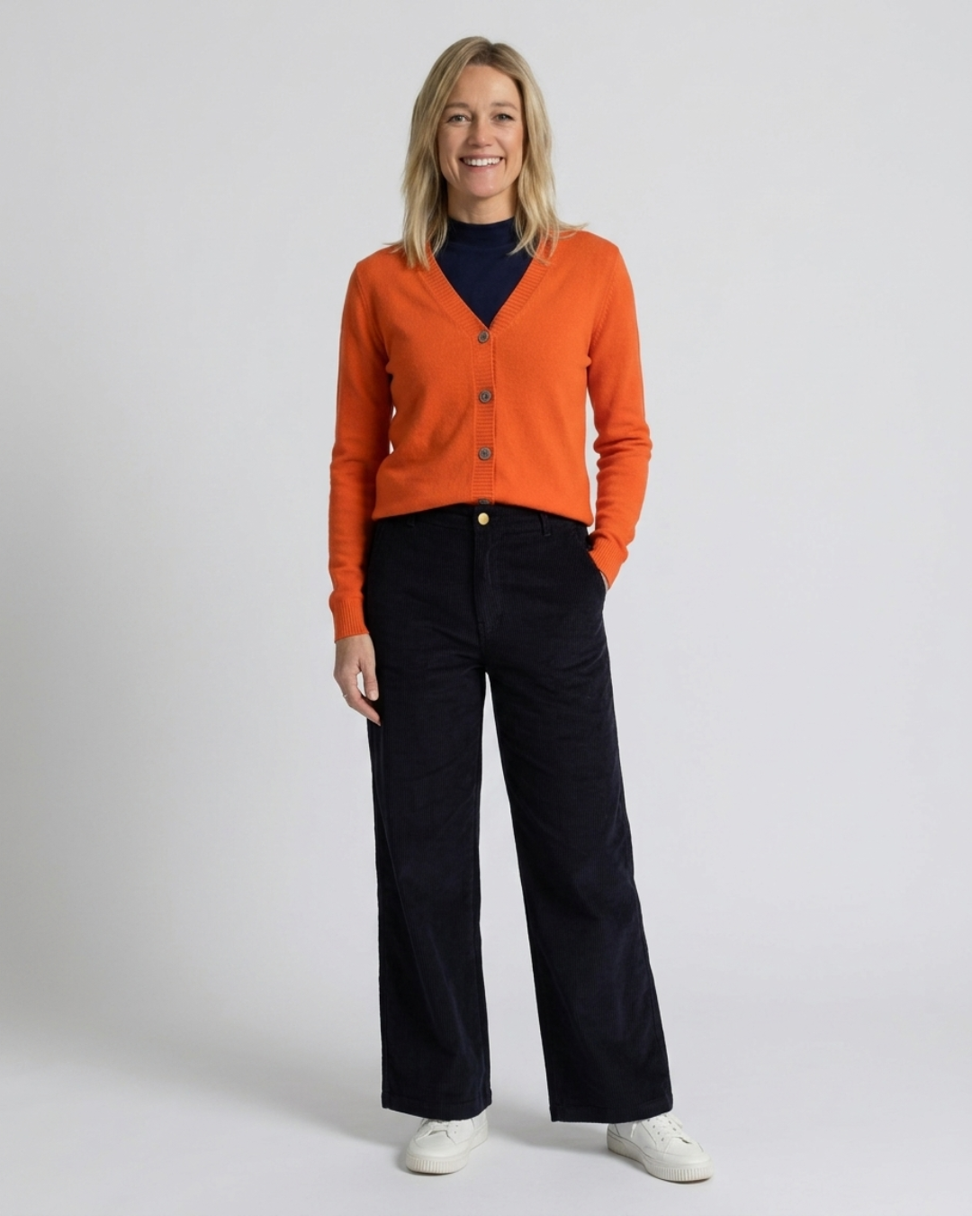 Navy high waisted corduroy pants in 100% cotton with a wide leg - Reca